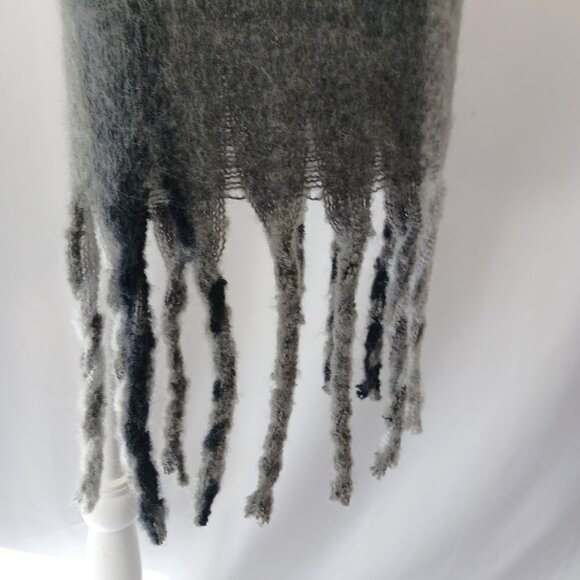 Steve Madden Brushed Plaid, Blanket Wrap Scarf, Black/Gray, Fringe, One Size - Picture 6 of 7
